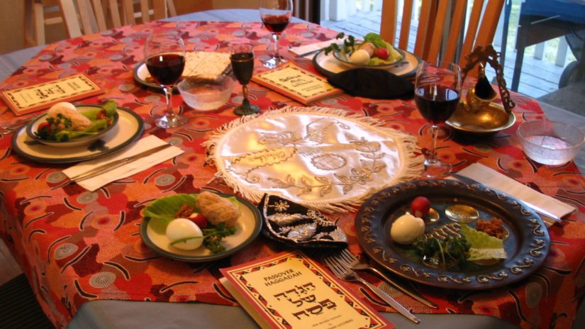 Una tavola del Seder di Pesach Credit: Sconosciuto