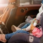 olvidar niños en el automóvil