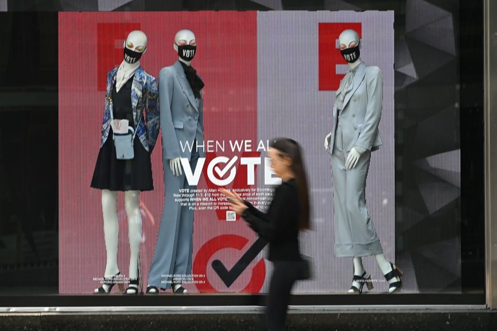 mujeres hermosas compras noviembre