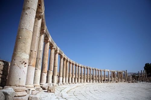 The Jerash Oval Plaza in the ancient city of Jarash north of Amman in Jordan. Jerash is known for the ruins of the Greco-Roman city of Gerasa, It is sometimes misleadingly referred to as the "Pompeii of the Middle East" September 8, 2009 Photo by Matanya Tausig/Flash90 *** Local Caption *** éøãï àøëàåìåâéä