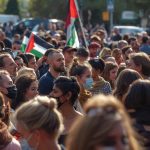 כשאין ליהודי מקום על הארץ, הוא מרים עיניים לשמיים